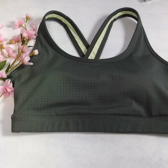 Avia Other - Avia sport bra size M(8-10)